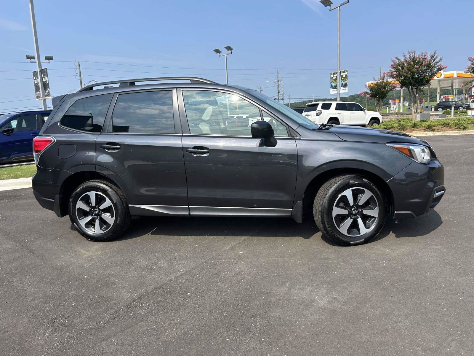 Used 2017 Subaru Forester 2.5i Premium w/ All-Weather Package AWD/4WD image 2