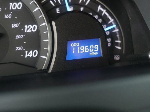 Used 2013 Toyota Camry LE FWD image 25
