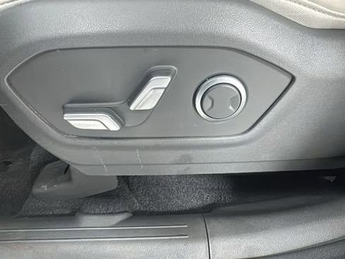 Used 2025 Hyundai Santa Fe SEL image 11