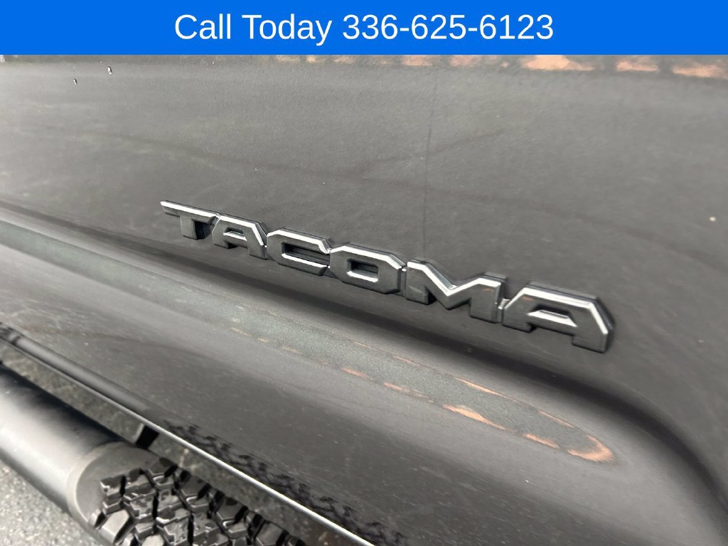 Used 2022 Toyota Tacoma TRD Off-Road w/ TRD Premium Off Road Package RWD image 11
