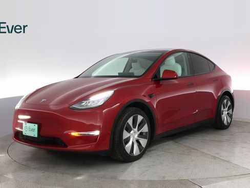 Used 2021 Tesla Model Y Long Range image 2