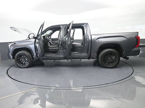 Used 2025 Toyota Tundra SR5 w/ SR5 Convenience Package AWD/4WD image 70