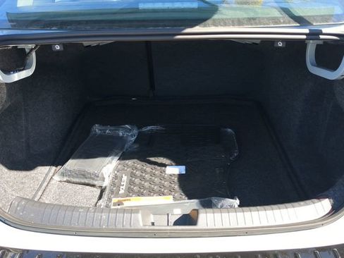 New 2026 Volkswagen Jetta SE FWD image 9