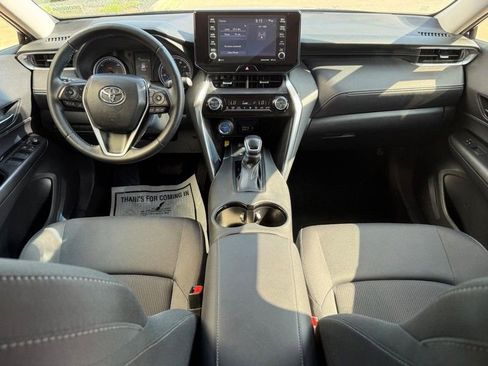 Used 2021 Toyota Venza LE AWD/4WD image 12