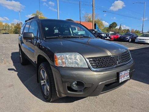 Used 2010 Mitsubishi Endeavor SE image 5