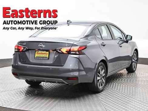 Used 2023 Nissan Versa SV image 5