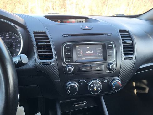 Used 2016 Kia Forte EX image 18