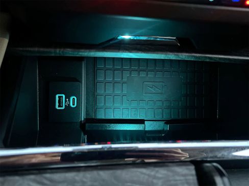 Used 2021 Ford Expedition Limited image 29