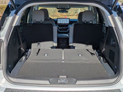 New 2026 Ford Explorer Active w/ Active Comfort Package image 14