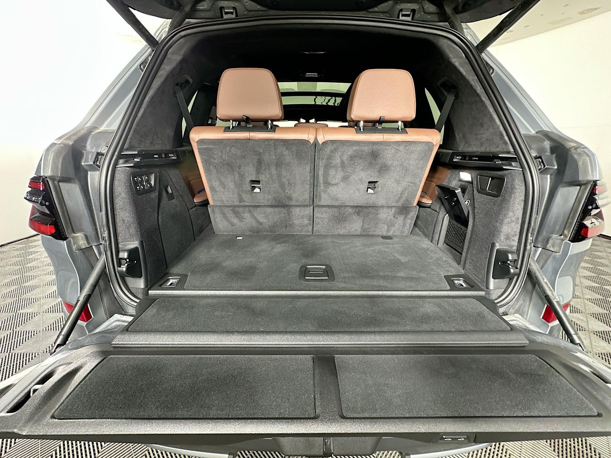 Used 2024 BMW X7 xDrive40i w/ Executive Package AWD/4WD image 26