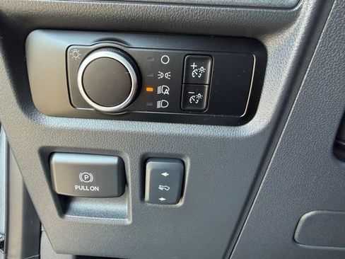 Used 2024 Ford Expedition XLT AWD/4WD image 21