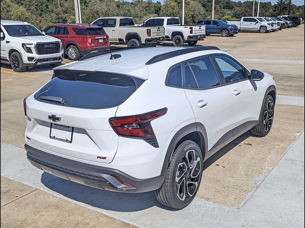New 2026 Chevrolet Trax RS w/ Sunroof Package FWD image 7