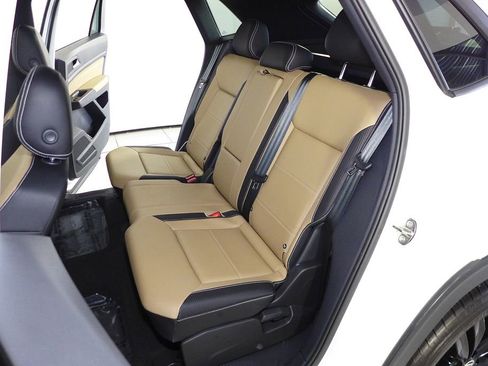 Used 2023 Volkswagen Atlas Cross Sport SEL R-Line image 21