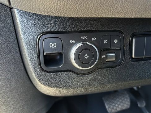 Used 2025 Mercedes-Benz Sprinter 2500 image 16