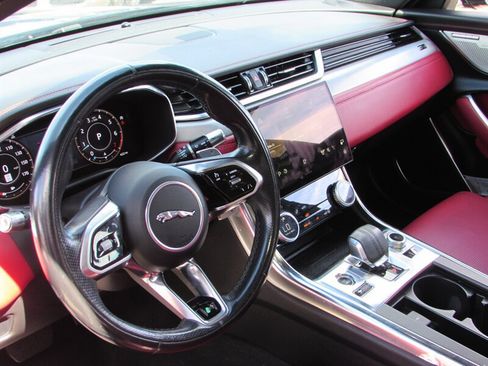 Used 2021 Jaguar XF R-Dynamic SE AWD/4WD image 11