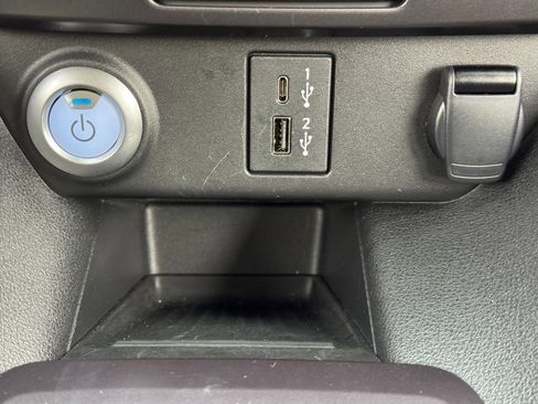 Used 2025 Nissan Leaf S image 26