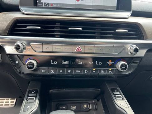 Certified 2022 Kia Telluride SX w/ SX Prestige Package AWD/4WD image 21