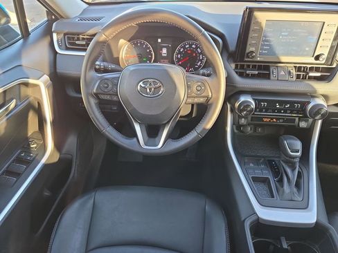 Used 2022 Toyota RAV4 XLE Premium image 28