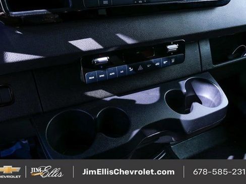 Used 2025 Mercedes-Benz Sprinter 2500 image 19