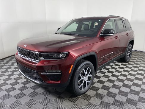 New 2025 Jeep Grand Cherokee Limited image 11