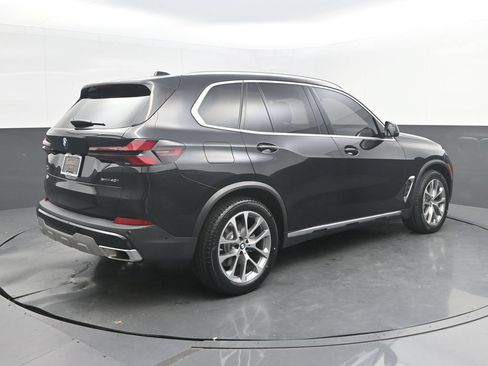 Certified 2025 BMW X5 sDrive40i w/ Climate Comfort Package RWD image 7