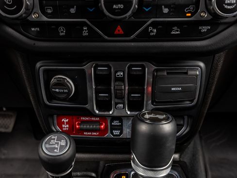 Used 2024 Jeep Wrangler Unlimited Rubicon image 28