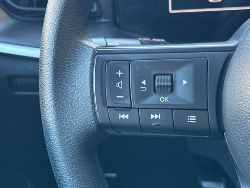 Used 2025 Nissan Kicks S image 30