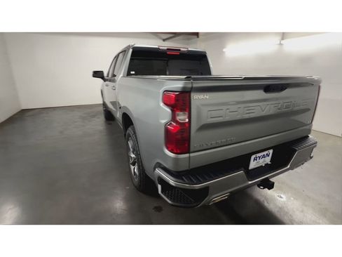Used 2024 Chevrolet Silverado 1500 LT w/ Z71 Off-Road Package AWD/4WD image 7