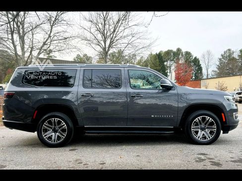 Used 2024 Jeep Wagoneer L Series II w/ Flexible Seating Group image 9