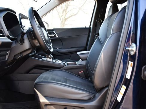 Used 2024 Mitsubishi Outlander SE image 11