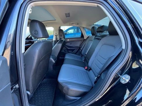 Certified 2025 Volkswagen Jetta SEL image 10