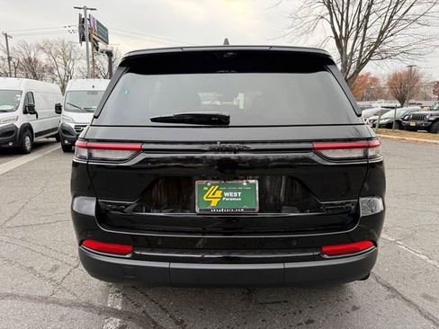 New 2025 Jeep Grand Cherokee Limited w/ Luxury Tech Group II image 9