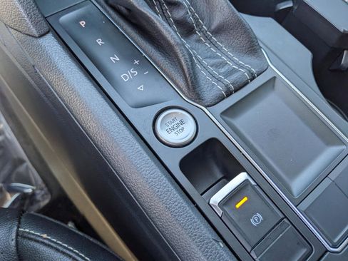 Used 2021 Volkswagen Atlas SE image 36