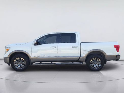 Used 2018 Nissan Titan Platinum Reserve w/ Platinum Utility Package AWD/4WD image 2