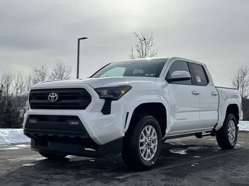 Used 2026 Toyota Tacoma SR5 RWD image 23