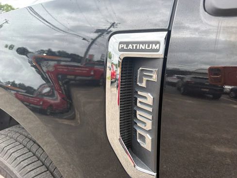 Used 2019 Ford F250 Platinum w/ Platinum Ultimate Package AWD/4WD image 9