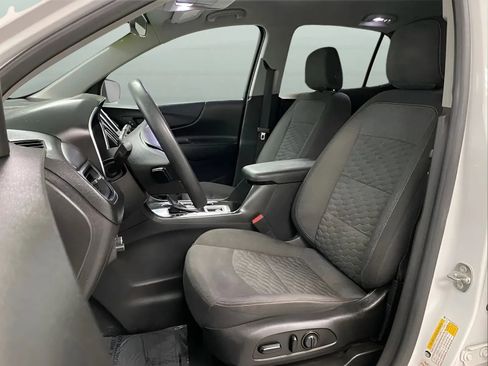 Used 2021 Chevrolet Equinox LT FWD image 9