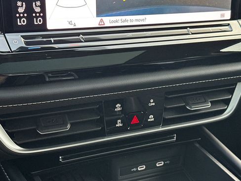 New 2026 Volkswagen Atlas SE FWD image 19