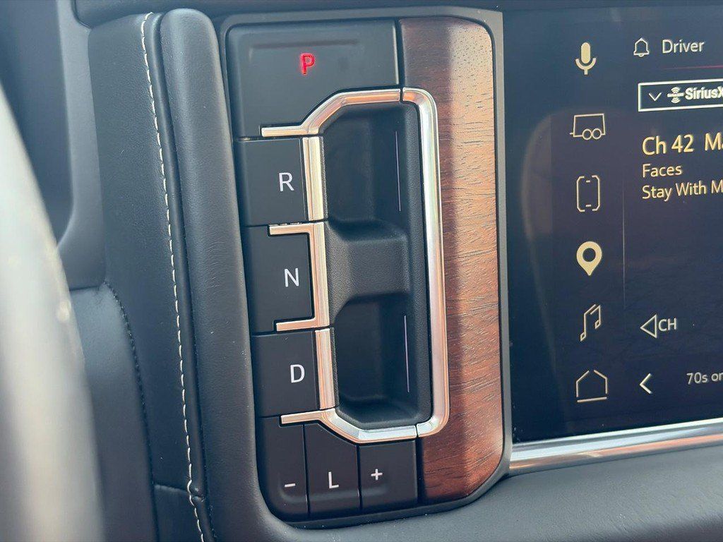 Used 2024 GMC Yukon Denali Ultimate AWD/4WD image 17