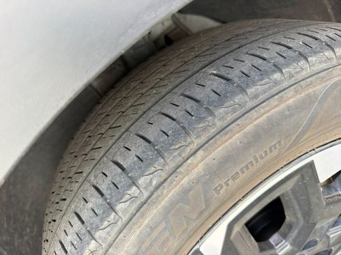 Used 2024 Kia Sorento S FWD image 15