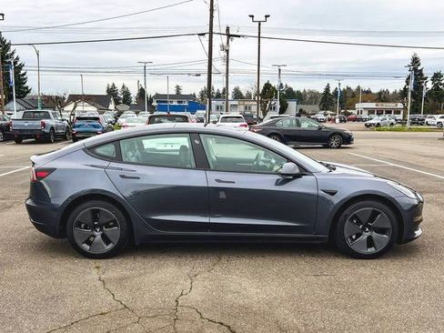 Used 2023 Tesla Model 3 Standard Range image 5