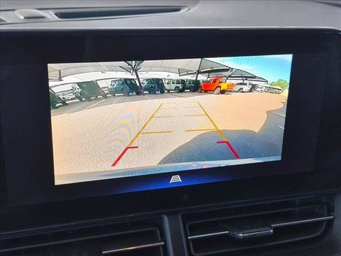 Used 2025 Chevrolet Trax LT w/ Driver Confidence Package FWD image 17