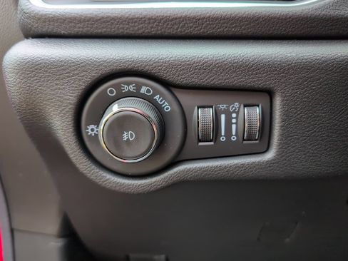 New 2026 Chrysler Pacifica Limited image 28