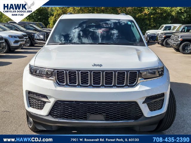 Certified 2025 Jeep Grand Cherokee Laredo AWD/4WD image 4