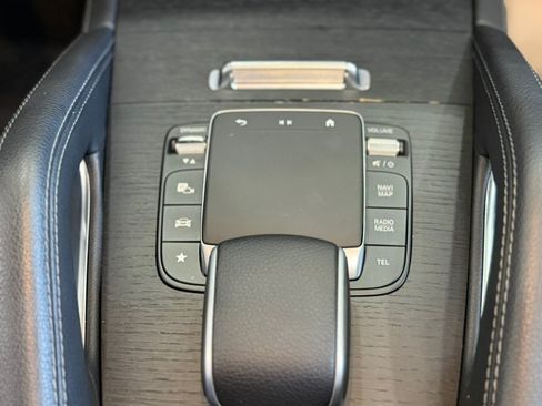 Used 2024 Mercedes-Benz GLE 350 4MATIC w/ AMG Line Exterior image 26