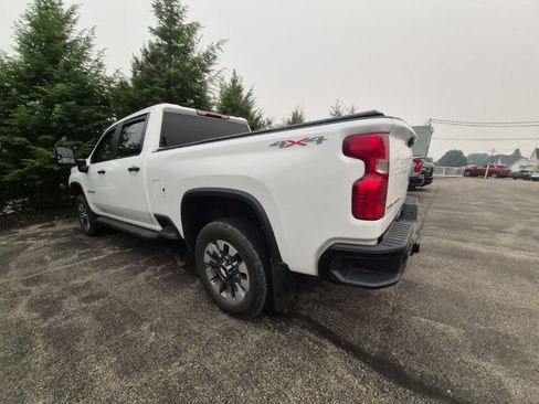 Used 2024 Chevrolet Silverado 2500 Custom w/ Custom Value Package AWD/4WD image 5