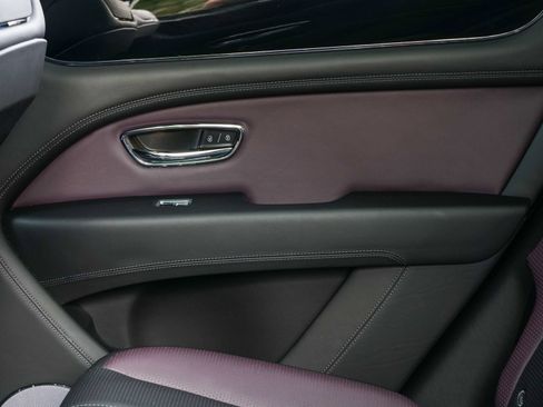 Certified 2022 Bentley Bentayga AWD/4WD image 19