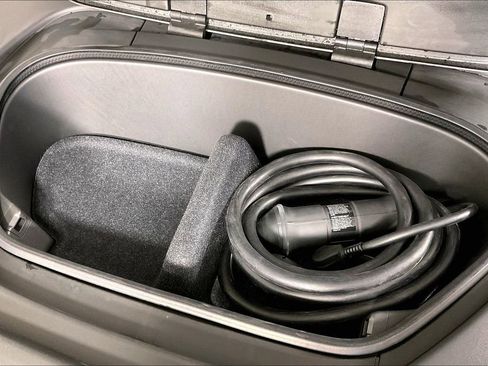 Used 2022 Volvo XC40 P8 Recharge Plus AWD/4WD image 32