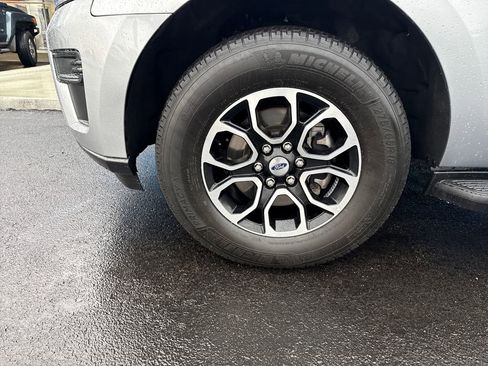 Used 2024 Ford Expedition Max XLT image 32