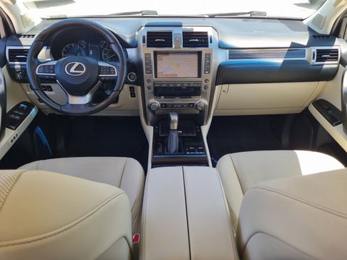 Used 2021 Lexus GX 460 Premium w/ Accessory Package AWD/4WD image 13